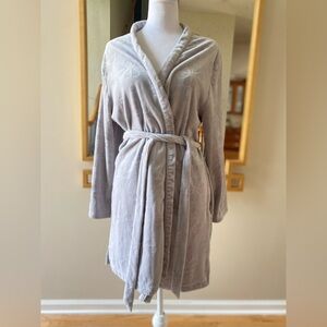 ♠️ kate spade light gray floral embossed plush knee length bath robe sz medium